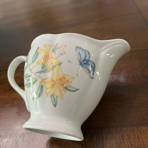 Lenox butterfly meadow brand new creamer. - Picture 3 of 9